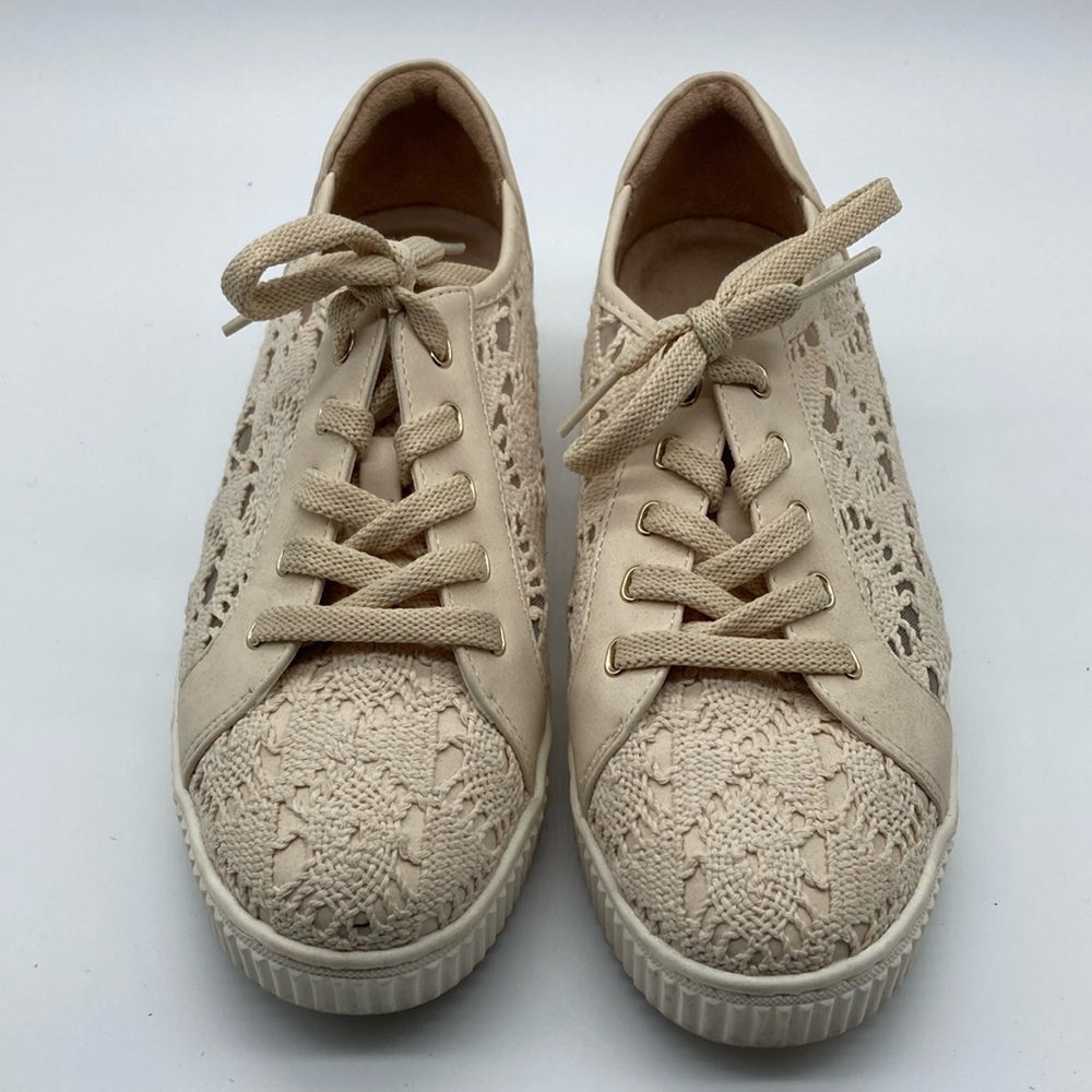 Soul Naturalizer lace cream colored Sneakers size 8 wide